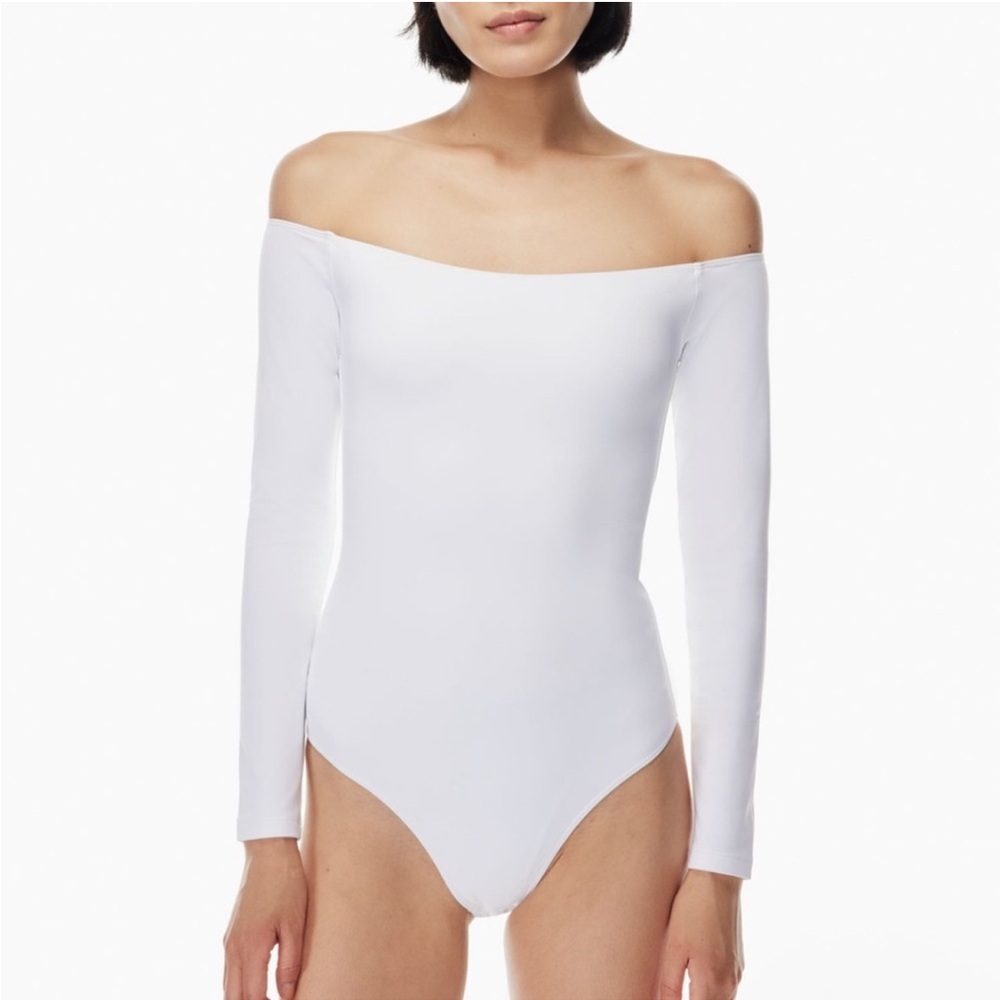 Babaton contour off shoulder bodysuit L
